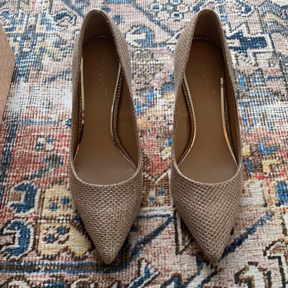 Jewel Badgley Mischka "Rudy" Heel Size 7